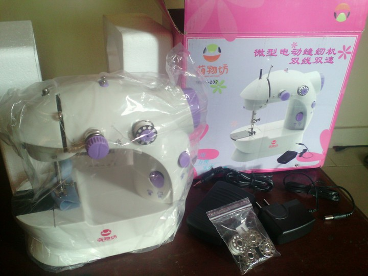 Mini Sewing Machine